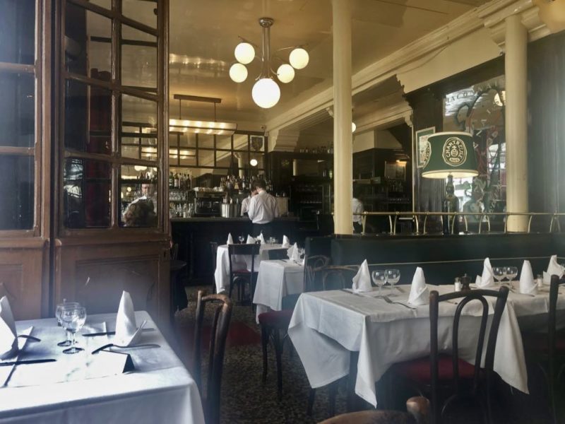 Aux Crus de Bourgogne's delightful brasserie decor dates from the 1930s.